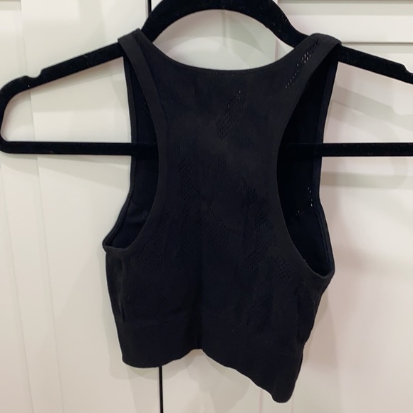 Perforated pattern fabletics workout top - Picture 3 of 3